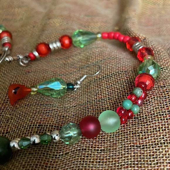 2/25 Handmade Christmas Cactus Inspired Beaded Choker & Earrings Gift Set - Picture 7 of 9